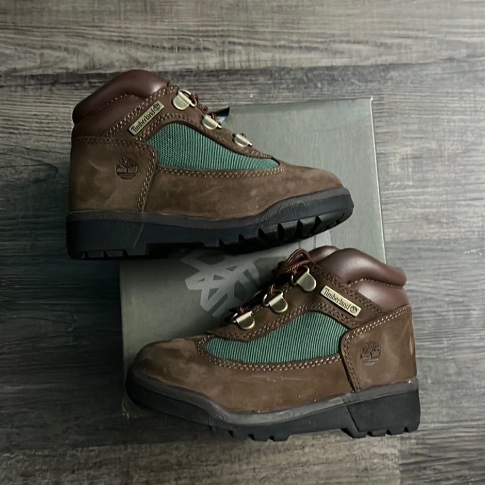 Beef & Broccoli timberlands size 9c.